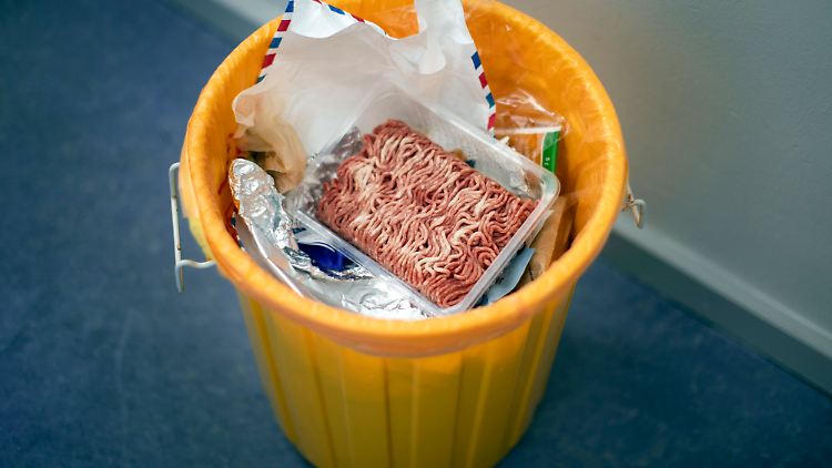 Das Kabinett Merz übernimmt: Freie Fahrt für Gammelfleisch und die längst überfällige Stärkung der Massentierhaltung!