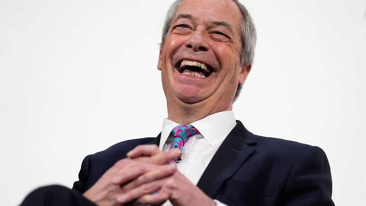 Der britische Brexit-Vorkämpfer Nigel Farage darf sich über eine gute Wahlnacht für seine Partei Reform UK freuen. (Archivfoto)