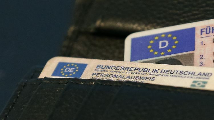 Wer 15 Euro zahlt und zum Liefertermin sicher zu Hause ist, kann sich den zweiten Gang zur Behörde künftig sparen.