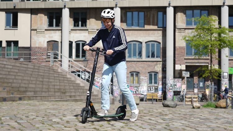 Der E-Scooter von Acer punktet durch Leichtigkeit und einen günstigen Preis.