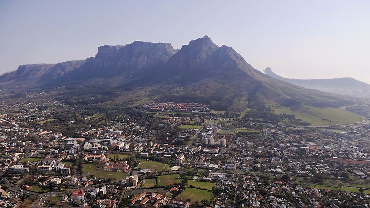 Tafelberg über Kapstadt: Millimeter um Millimeter hebt sich das Land.
