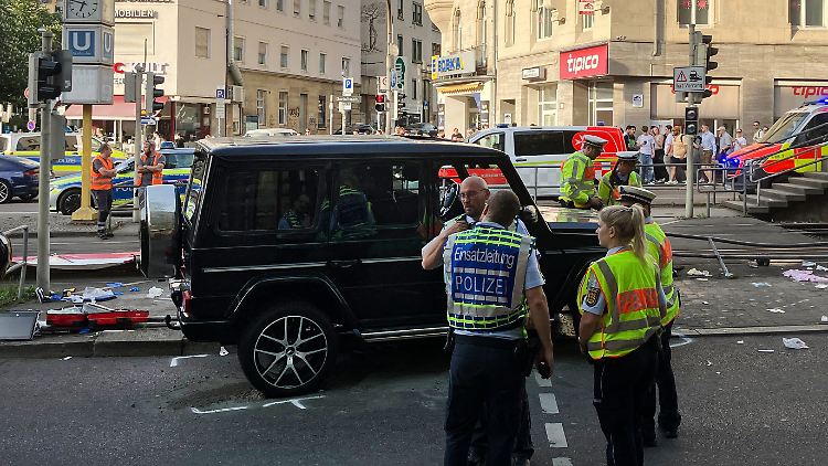 Die Polizei legt sich noch nicht fest, ob es sich um einen Unfall oder eine vorsätzliche Tat handelt. 