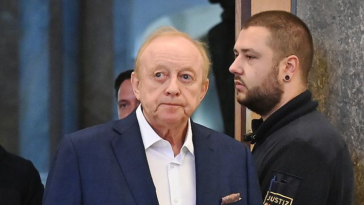 "Ich habe einiges falsch gemacht", sagte Schuhbeck 2022 im Gerichtssaal. 
