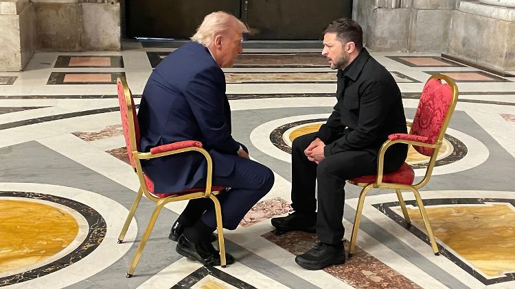 Staatsmänner unter sich: Trump und Selenskyj bei ihrer Unterredung in Rom.