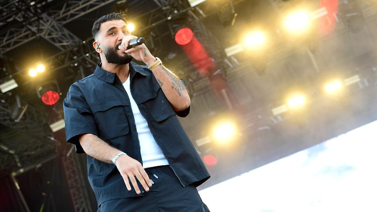 Seine Hits werden milliardenfach gestreamt, zu dem Konzert kamen mehr Leute als gedacht: der Berliner Rapper Samra.