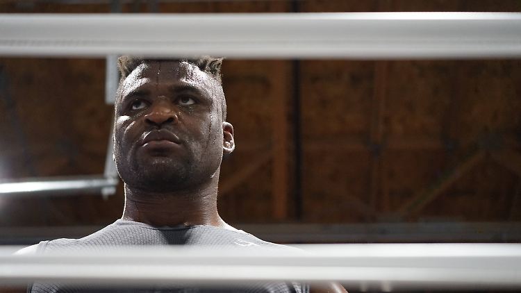 Sprach der Familie des Unfallopfers seine Unterstützung zu: Francis Ngannou.