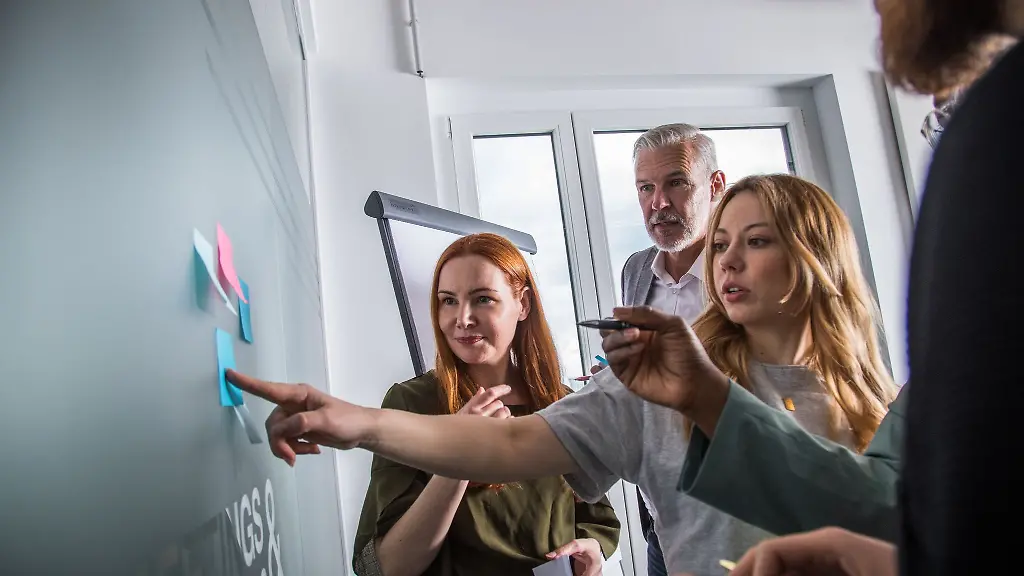 Vom-Marketing-Seminar-bis-zum-Sprachkurs-Bei-der-Wahl-der-Seminare-koennen-Sie-Ihren-Interessen-frei-folgen-Einzige-Voraussetzung-Sie-muessen-vom-jeweiligen-Bundesland-fuer-Bildungsurlaub-anerkannt-sein