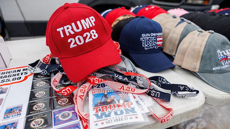 Kappen mit "Trump 2028"-Aufschrift: eine Provokation, die durchaus wahr werden könnte.