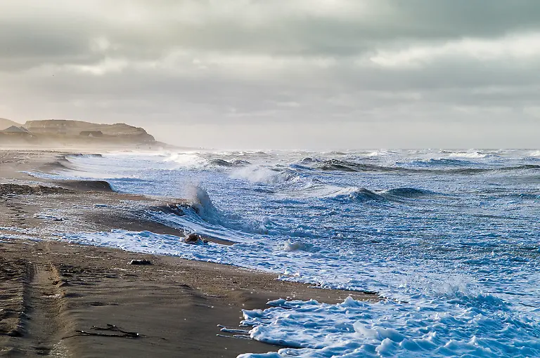 4-Sylt-Kampen-Strand-Sturm-Vormittags-Haus-Kliffende-Rotes-Kliff-L1003218