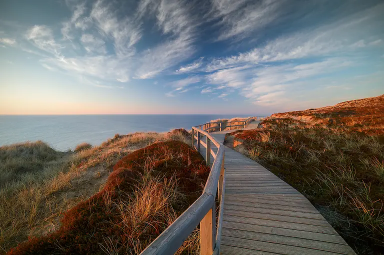 3-Sylt-Kampen-Holzsteg-auf-dem-Roten-Kliff-Abends-L1005212