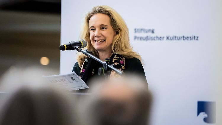 Seit zwei Jahren Teil der Kulturverwaltung und zuvor als Managerin in der Berliner Hochschule für Musik Hanns Eisler aktiv: die neue Kultursenatorin Sarah Wedl-Wilson.