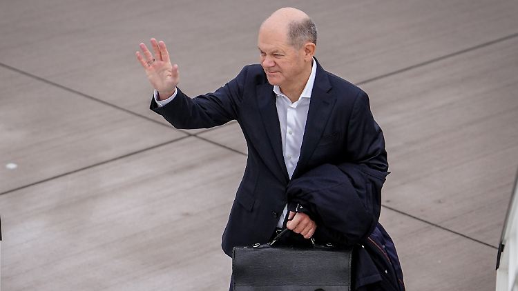 Scholz werde seinem Nachfolge Merz "ein sehr aufgeräumtes Büro" hinterlassen, prophezeit Regierungssprecher Hebestreit.