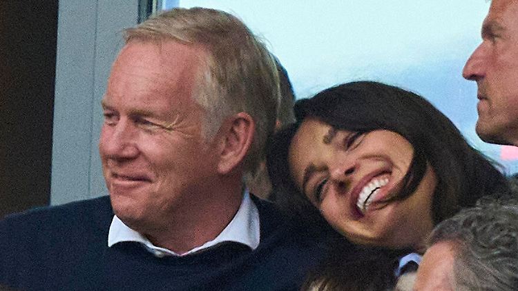 Hatten offenkundig Spaß im Stadion: Johannes B. Kerner und seine Frau Alina.