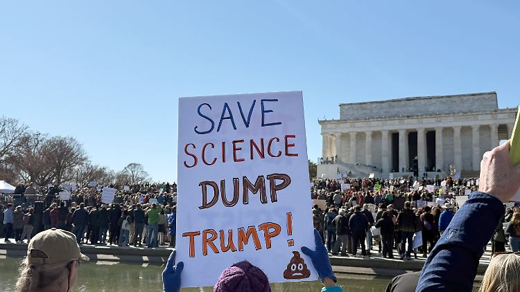Präsident Trump hat innerhalb der ersten Monate seiner zweiten Amtszeit bereits Budgetkürzungen für die US-Forschung beschlossen. 