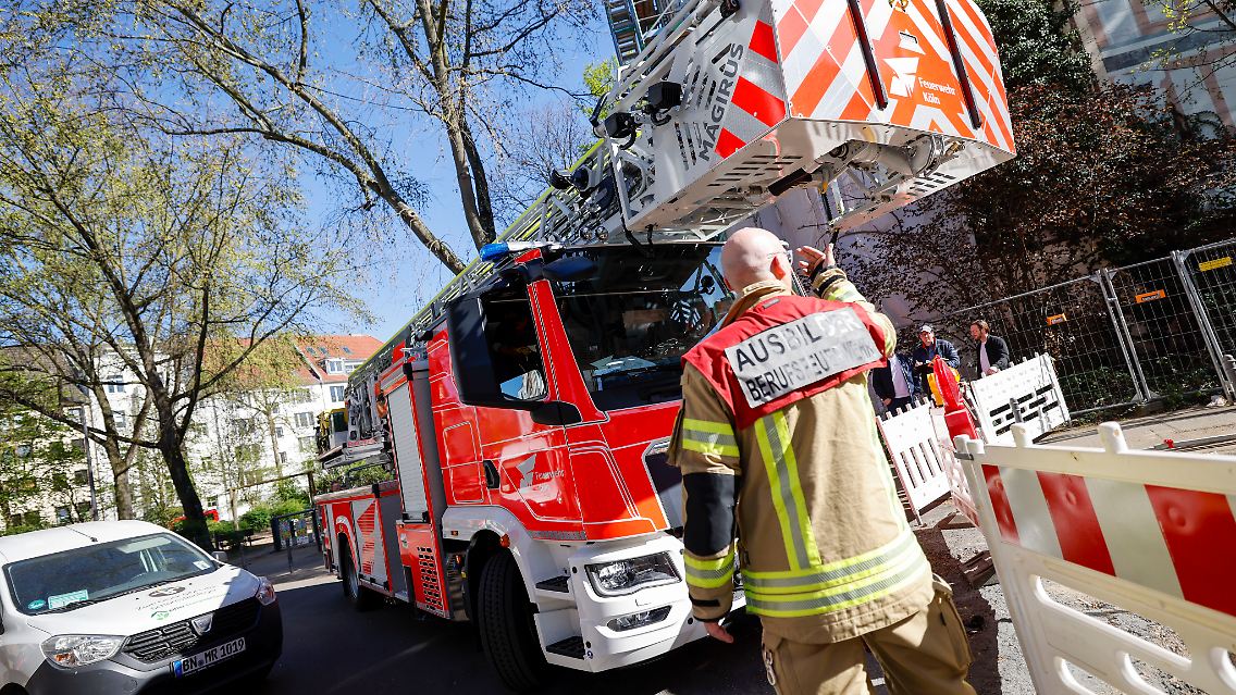 Nach dem Unglück hat die Kölner Feuerwehr brenzlige Stellen angefahren und getestet, ob sie potenzielle Einsatzorte erreichen würde.