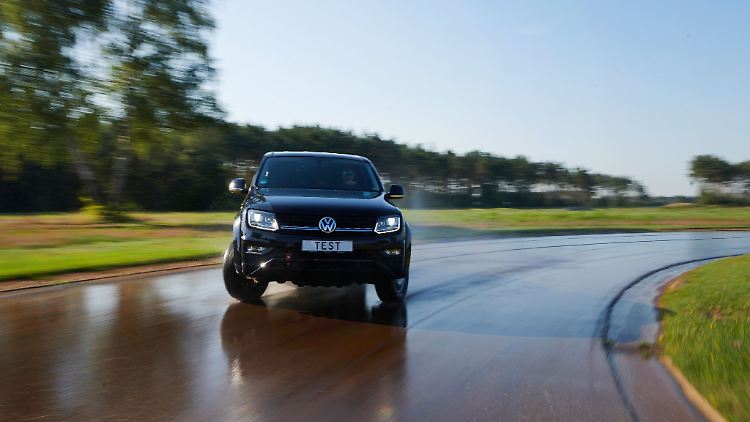 Der ADAC hat acht Offroad-Reifen unter die Lupe genommen. Größtes Manko der Modelle ist das Bremsverhalten auf nasser Fahrbahn.