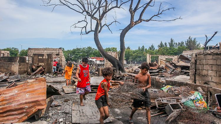 Slum auf den Philippinen: "Je benachteiligter, desto schlechter der Gesundheitszustand", schreibt die WHO.