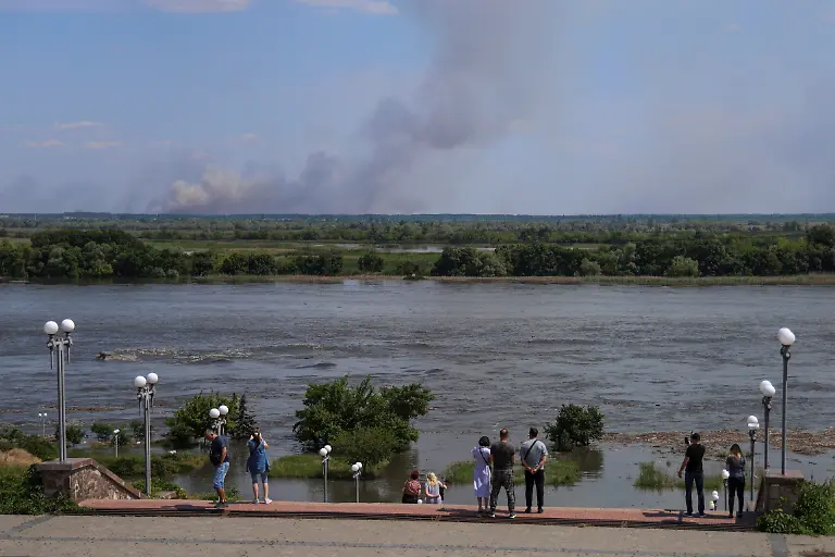 2023-06-06T153738Z-2015071493-RC2OD1A6UATI-RTRMADP-3-UKRAINE-CRISIS-BLAST-DAM-KHERSON