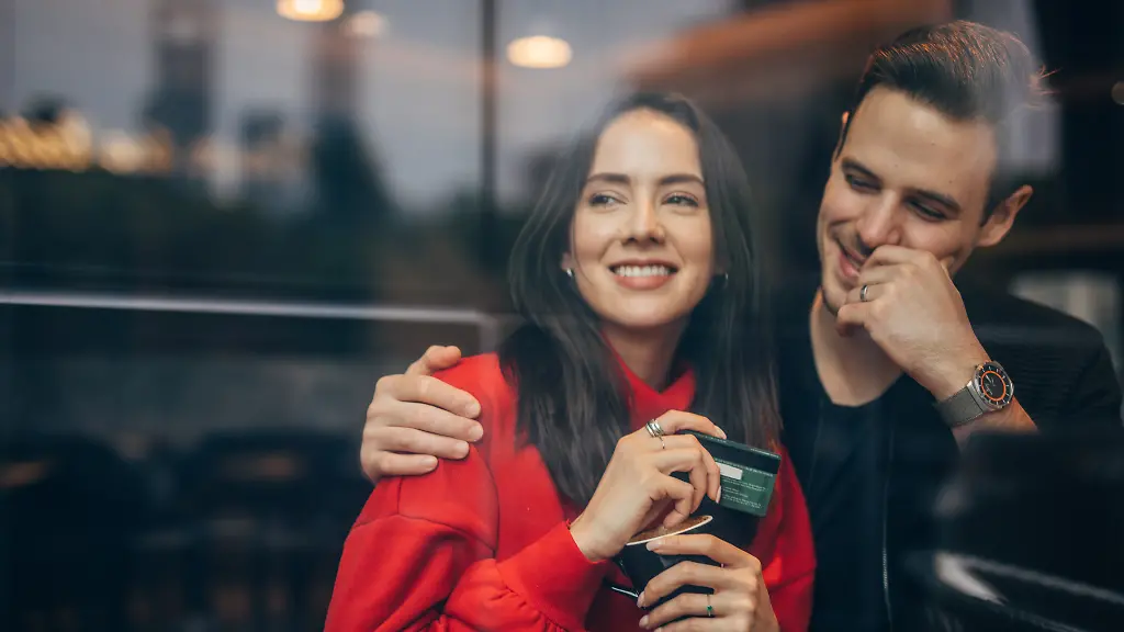 Lohnt-sich-eine-Premium-Kreditkarte-Die-Vorteile-im-Ueberblick