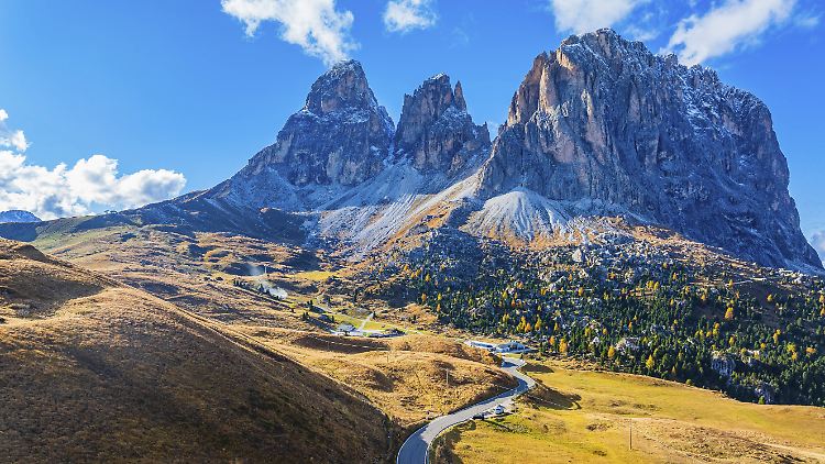 Vor rund 50 Millionen Jahren begannen die Alpen sich aufzutürmen - und tun es bis heute.