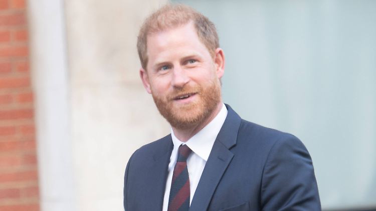 Sieht so ein schlechtes Gewissen aus? Prinz Harry schwänzt den sechsten Geburtstag seines Sohnes.