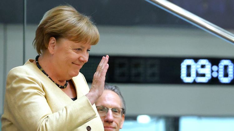 Nach dem Aufstieg Merkels schied Merz frustriert aus der Politik aus. Seit einiger Zeit ist er zurück - nun sogar größer denn je.