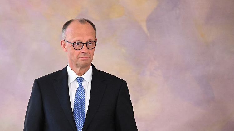 Merz hat sich seine Ernennungsurkunde schon abgeholt im Schloss Bellevue. Derer konnte er sich noch am Vormittag nicht sicher sein.