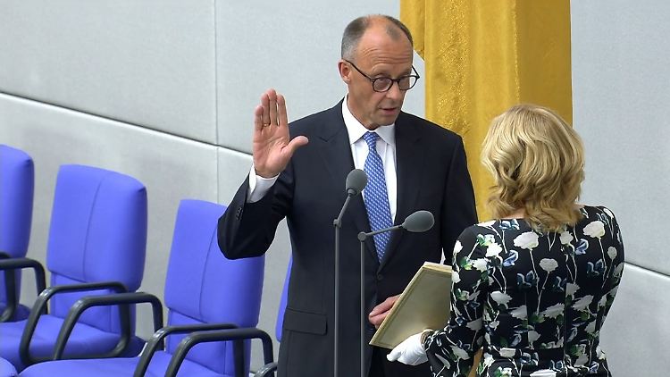 Merz Klöckner Amtseid.jpg