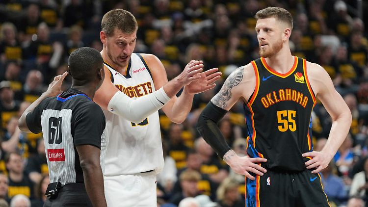 Isaiah Hartenstein (rechts) behielt im Duell mit Nikola Jokic die Überhand.