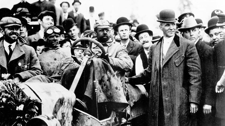 Mobilisierte die Massen: Henry Ford betätigte sich weniger als genialer Erfinder. Vielmehr machte er Autos für breite Schichten bezahlbar und startete die Massenproduktion.
