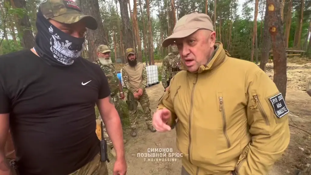 e03cef2d6dfd72625ca3fb0a69b1e2a9