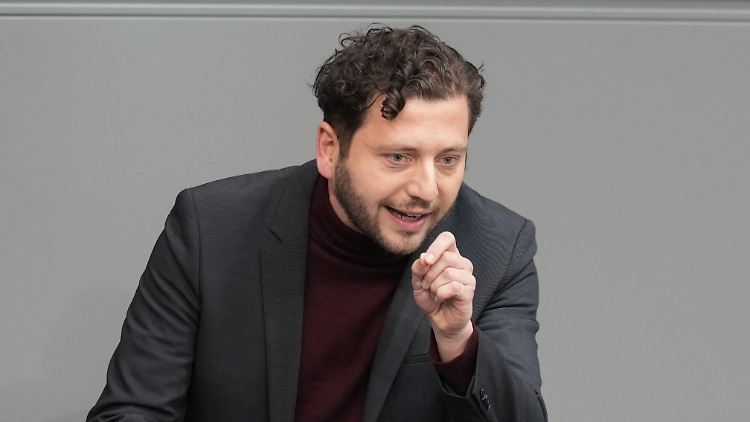 Felix Banaszak macht den brandenburgischen Sozialdemokraten hinsichtlich ihres Umgangs mit der AfD schwere Vorwürfe.