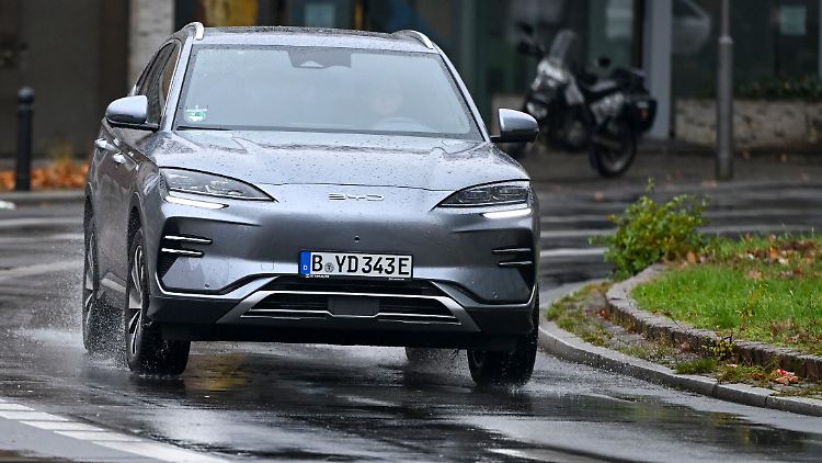 Wenn es nach dem chinesischen Autobauer geht, rollen künftig deutlich mehr BYD-Modelle über die Straßen europäischer Städte. 