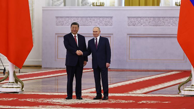 Peking werde Moskau zur Seite stehen, sagte Xi bei dem Treffen mit Putin.