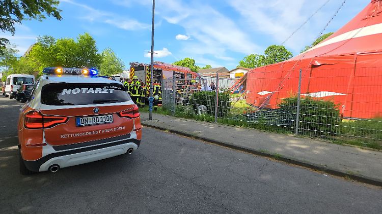 Als Feuerwehr und Sanitäter eintrafen, war das Feuer bereits gelöscht. 
