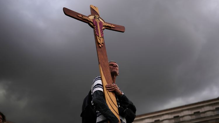Mit Leo XIV. tritt der 267. Papst sein Amt an.