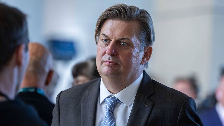 Gegen Krahs früheren Assistenten im EU-Parlament hat die Bundesanwaltschaft bereits Anklage erhoben.