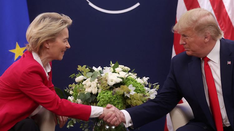 Von der Leyen und Trump im Jahr 2020. 