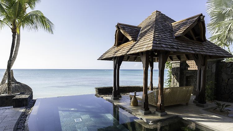 Das "Royal Palm Beachcomber Luxury" bietet seinen Gästen exklusive Rückzugsorte direkt am Indischen Ozean.