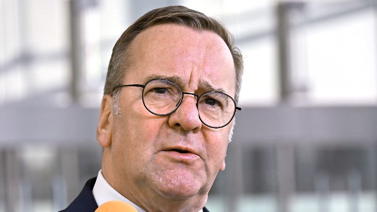 Verteidigungsminister Boris Pistorius will künftig nicht mehr über alle Waffen, die Deutschland der Ukraine liefert, Auskunft geben. 