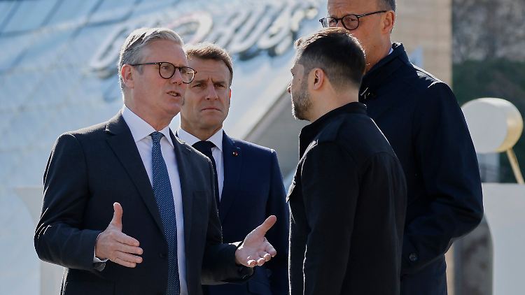 Starmer, Macron und Merz in Kiew im Gespräch mit dem ukrainischen Präsidenten Selenskyj