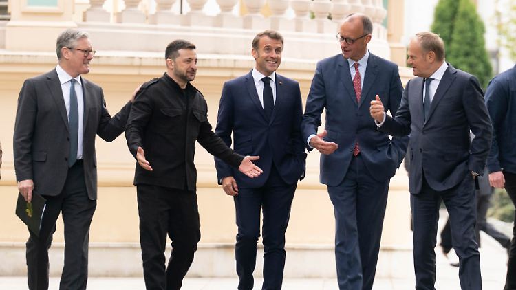 Demonstrierten Einheit: Keir Starmer, Wolodymyr Selenskyj, Emmanuel Macron, Friedrich Merz und Donald Tusk (von links nach rechts).