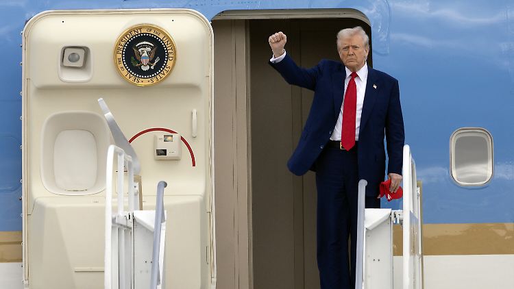Bald kann Trump eventuell aus einem neuen Flugzeug steigen.