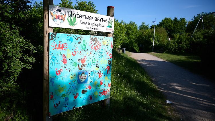 Auf diesem Spielplatz in Menden kommt es zunächst zu einem Streit zwischen mehreren Personen - dann soll einer von ihnen ein Messer gezogen haben. 