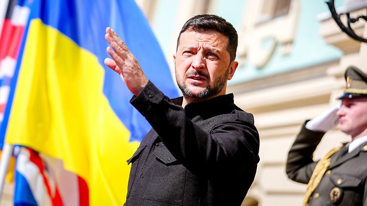 Selenskyj fordert einen Waffenstillstand ab Montag. 