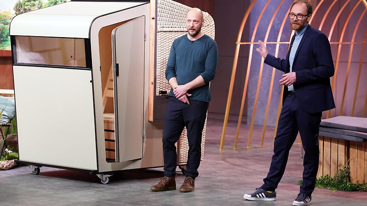 Die Strandkorb-Sauna der Brüder Torsten und Thomas Sauer ist einer der Hingucker des Abends.