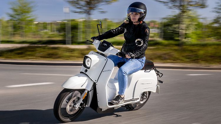 Die modernisierte eSchwalbe ist nun auch in der starken Topversion 90 bestellbar.