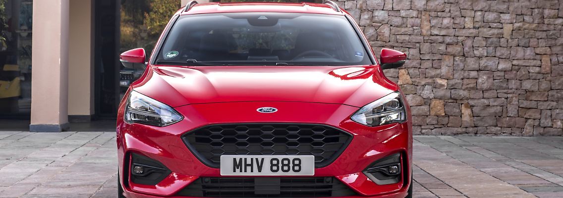 2018_FORD_FOCUS_ST-LINE_RED_09.jpg