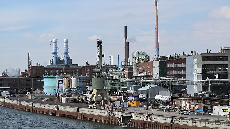 Die "Niedrigstpreise" der Konkurrenz bereiten Bayer große Sorgen.