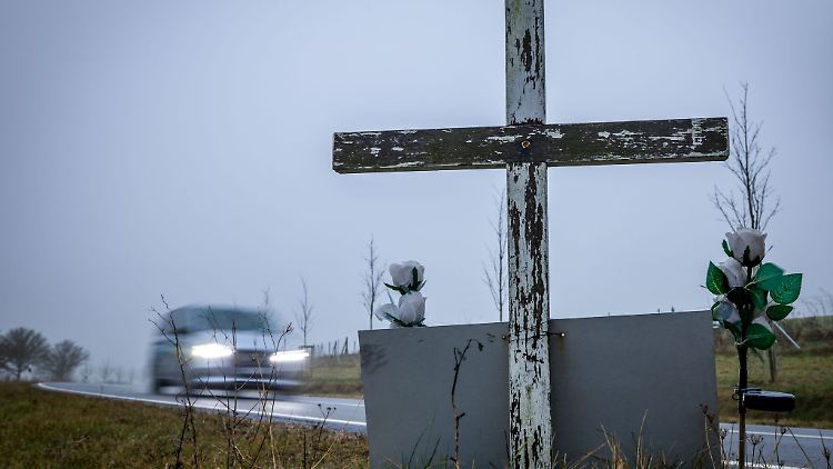 Nach dem historischen Tiefstand 2023 sind 2024 auf den Straßen in Mecklenburg-Vorpommern wieder deutlich mehr Menschen ums Leben gekommen.